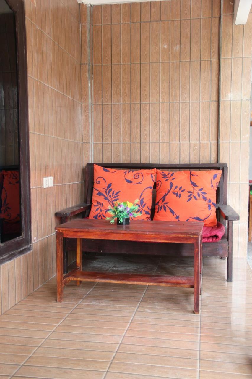 Mirna Homestay Gili Air Bagian luar foto
